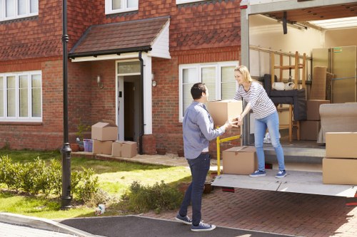 Residential short-term storage options in Southkensington for furniture and boxes